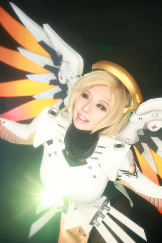 Illustration for article titled Heroes Never Die (Nor Does Their Cosplay)